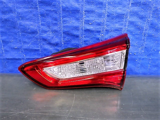 S019 ヴィッツ NSP130 KSP130 NHP130 後期 右テール 内 52-307 美品