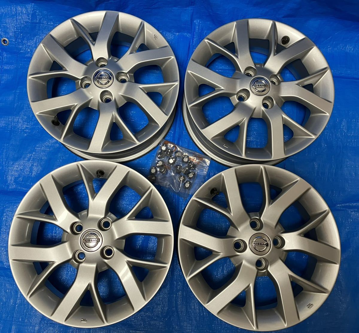 E12ノート 日産純正 15インチ アルミホイール 美品 日産純正 E12