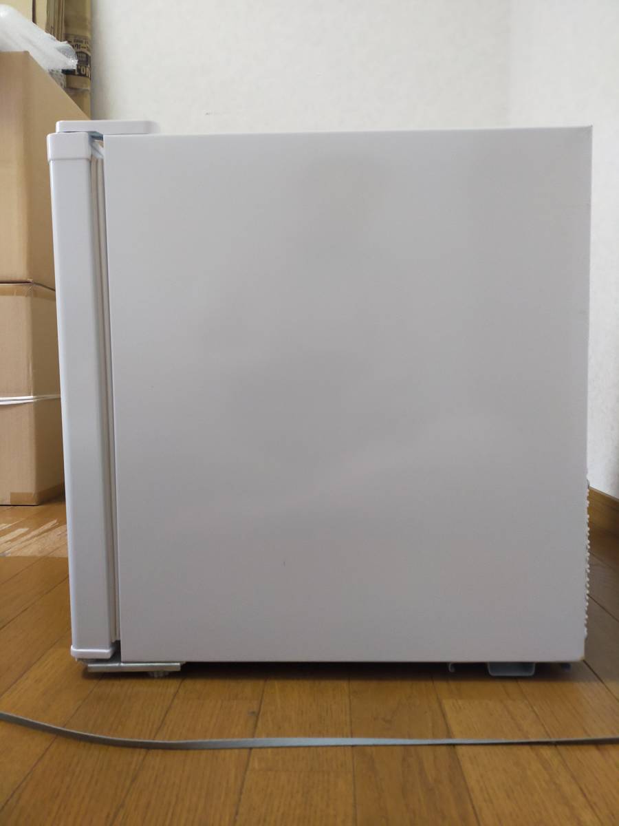 2019年製 ALLEGiA アレジア 冷蔵庫 小型 直冷式 一人暮らし 家庭用 46L コンパクト 1ドア ミニ AR-BC46-NW 送料無料_3