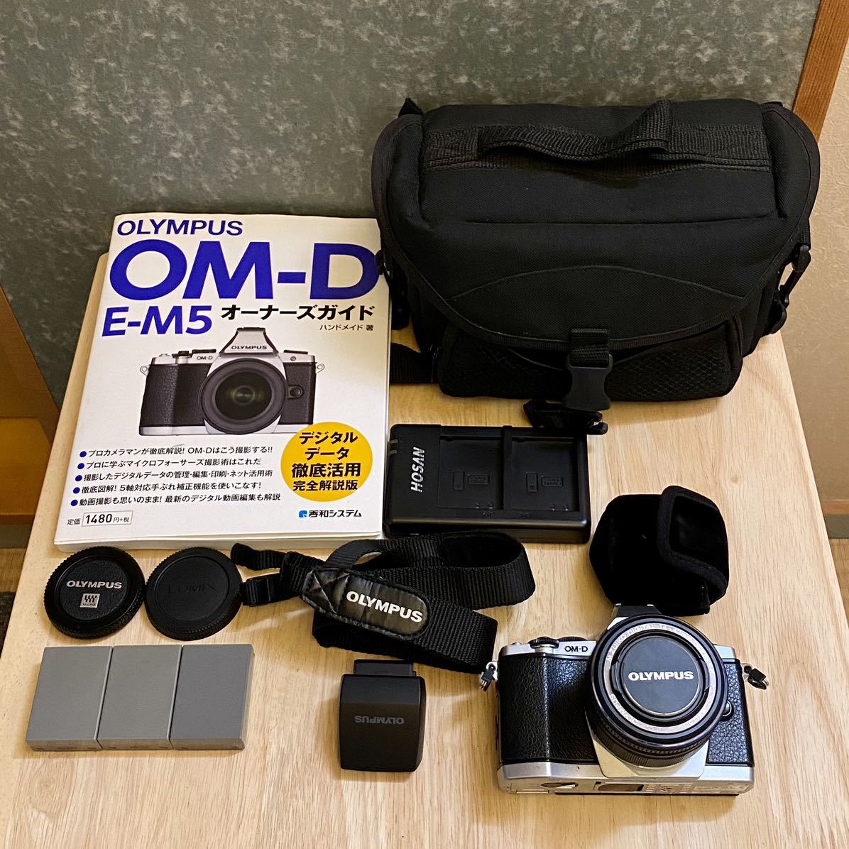 オリンパス　OM-D EM-5 ボディ＋付属品 OM-D E-M5 OLYMPUS ボディ シルバー ミラーレス一眼 オリンパス | 0