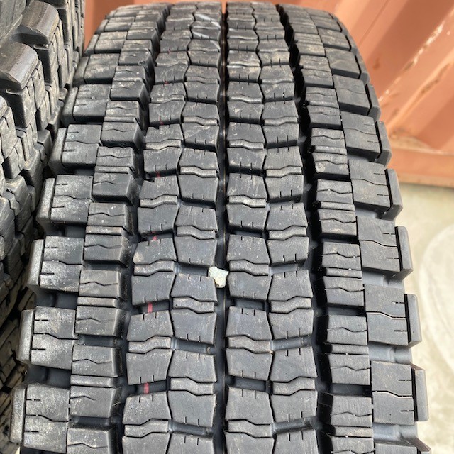 2020年製造】 中古タイヤ スタッドレスタイヤ 225/90R17.5 127/125L 