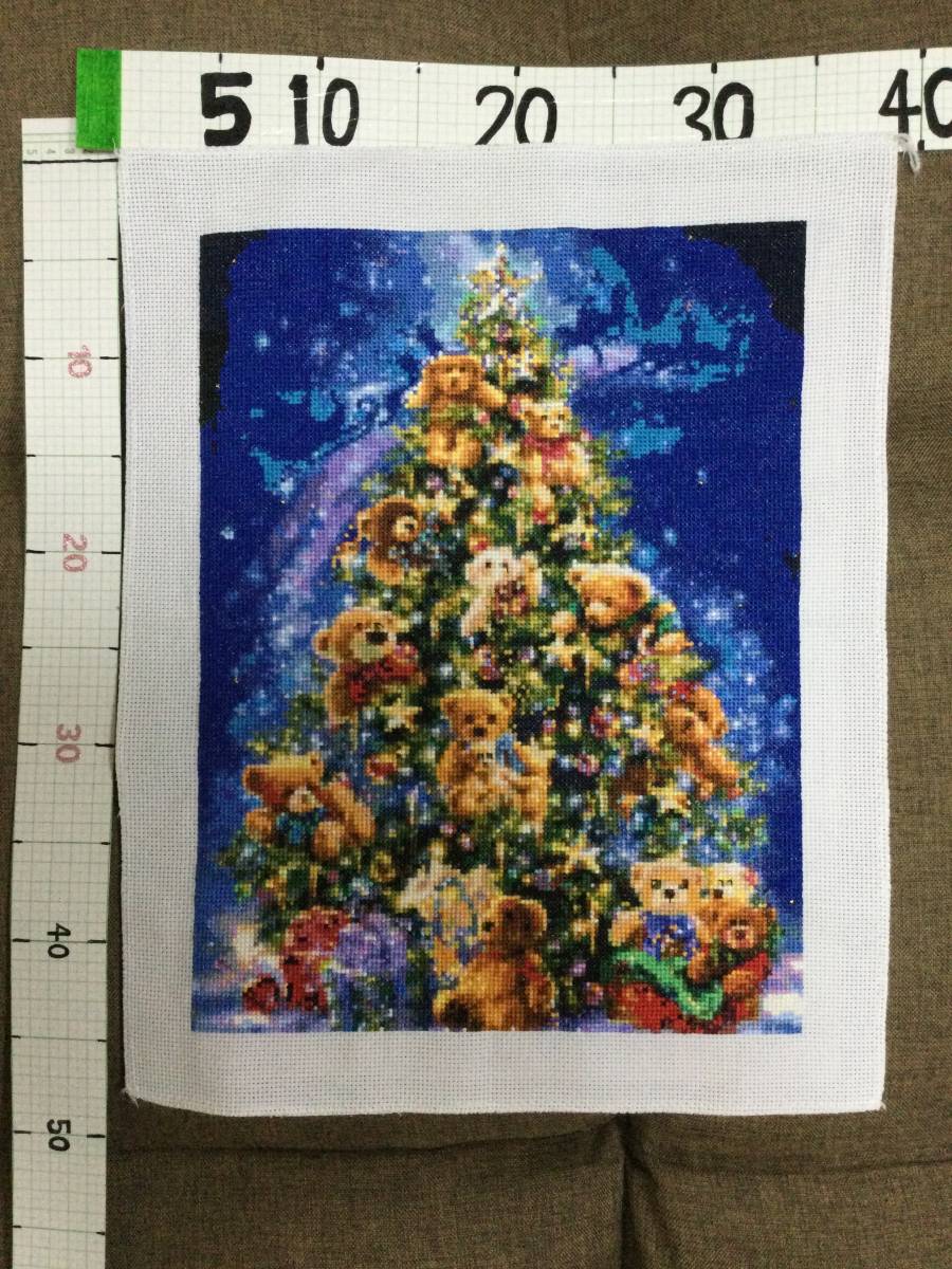 ハンドメイド☆クロスステッチ☆完成品☆クマさんのクリスマスツリー 状態