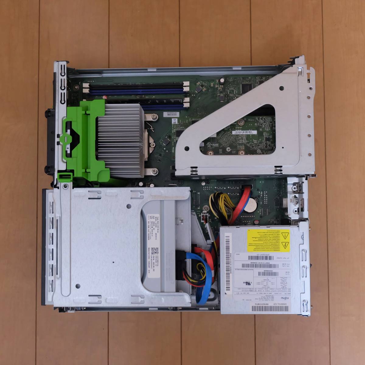 Fujitsu ESPRIMO D587/SX i5/8GB/Office included