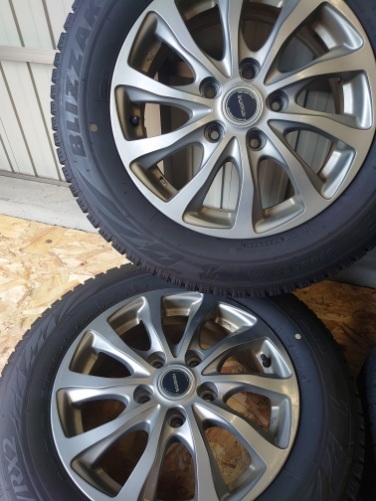 ブリヂストン スタッドレスタイヤ VRX2 195/65R15 2021年製 アルミ  