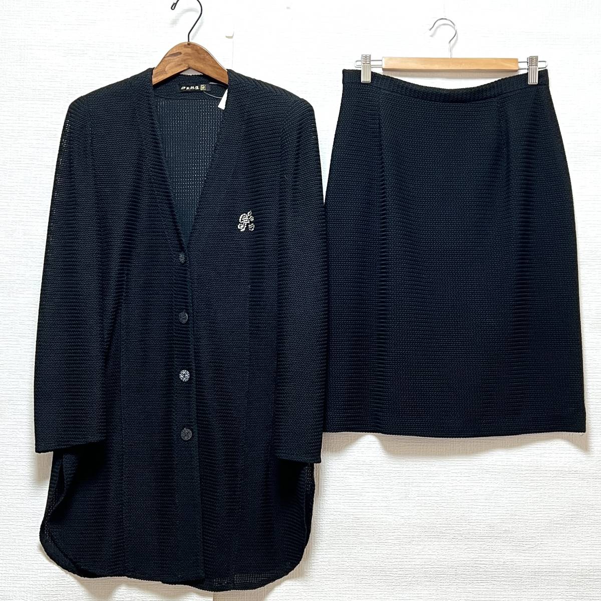 即決 イタリヤ 伊太利屋 レディース セットアップ 黒 サイズ１１ レターパック可 (763990) 伊太利屋 イタリヤ - セットアップの人気アイテム 伊太利屋（レディース）のフリマアイテム一覧 スーツの人気アイテム