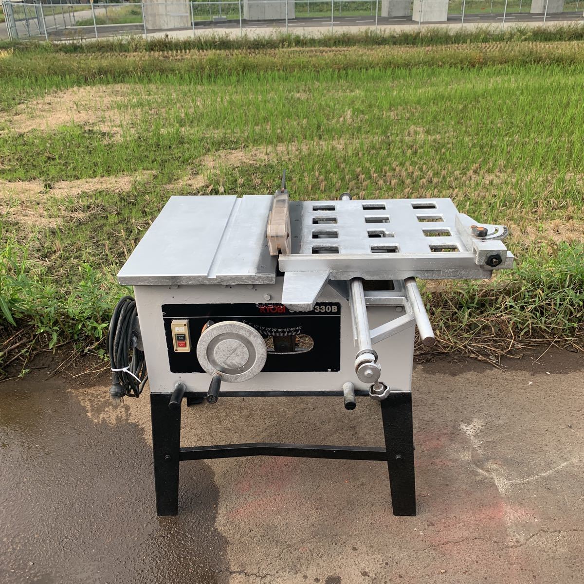 【お得，限定SALE】 石川 リョービ RYOBI STW-330B 小型横切り盤 三相200V 通電 回転の確認のみ 実演なし 引き取り可能 JC16(丸のこ)｜売買されたオークション情報、yahooの商品情報をアーカイブ公開 - オークファン 木工用