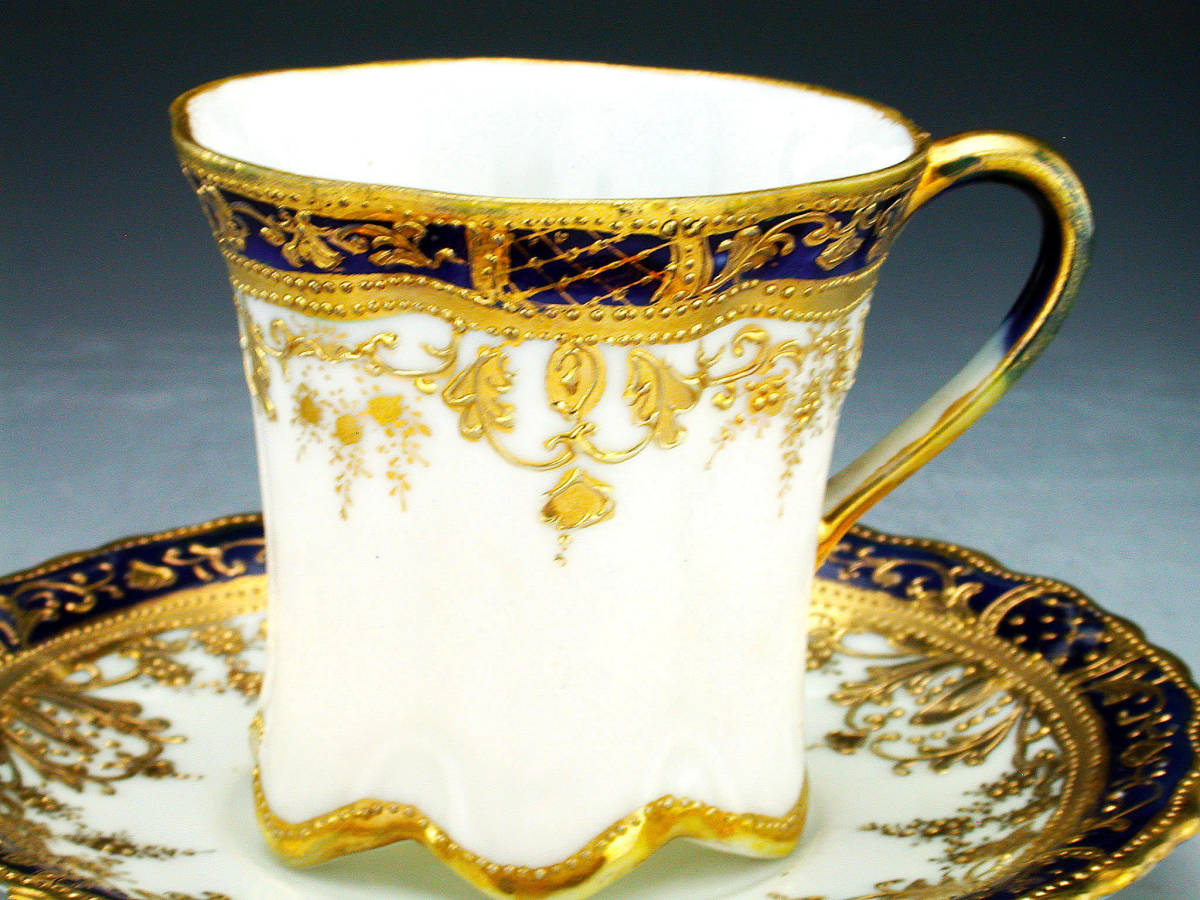 初期オールドノリタケ銘品!! オールドノリタケ・金盛上藍縁華連鎖装飾紋