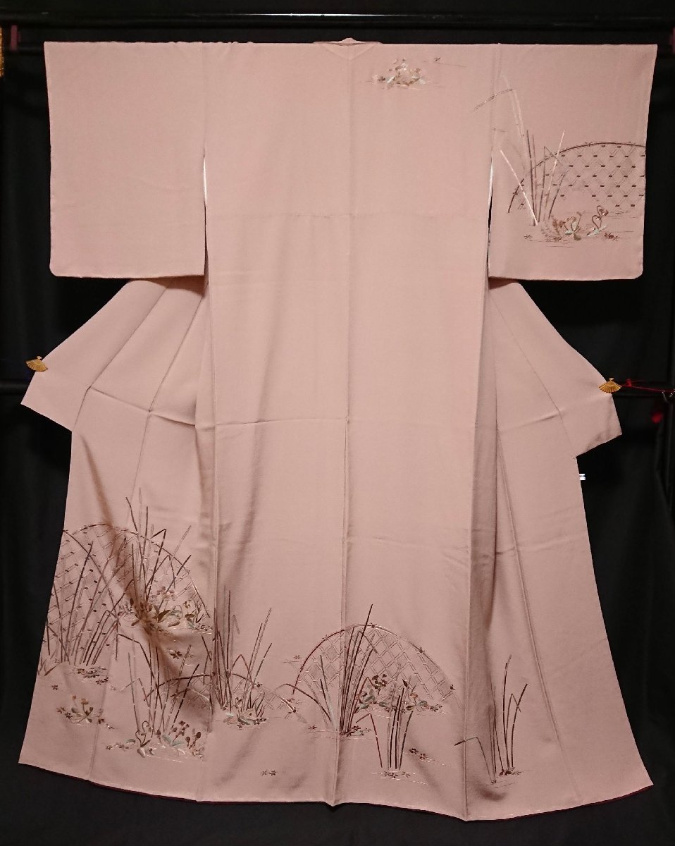 人気定番，人気 蘇州刺繍 丹後ちりめん 光悦垣文様 訪問着 パールトン加工 キモノマルシェ L-89(仕立て上がり)｜売買されたオークション情報、yahooの商品情報をアーカイブ公開 - オークファン 仕立て上がり