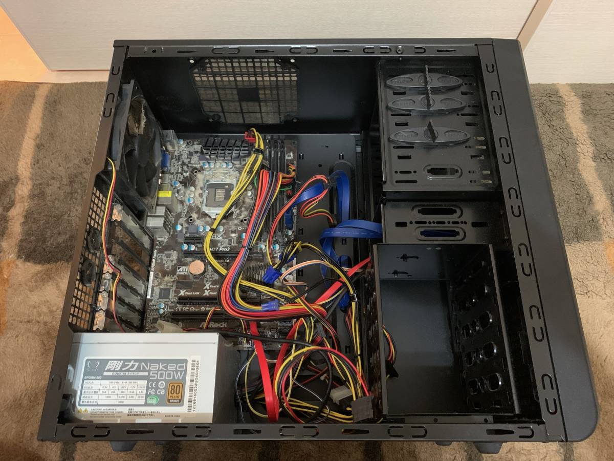⁄ | - 価格.com 自作PCの作り方手順その3各パーツをPCケースに取り付け 