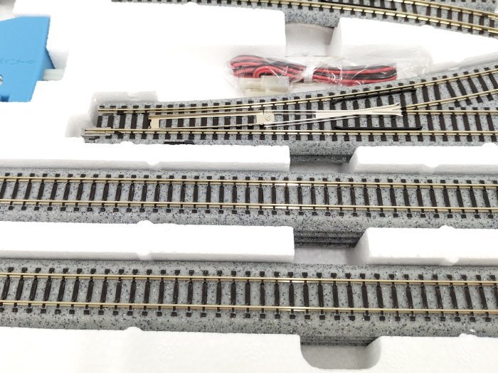 ○未使用 KATO Nゲージ V3 車庫用引込線電動ポイント 鉄道模型 レール