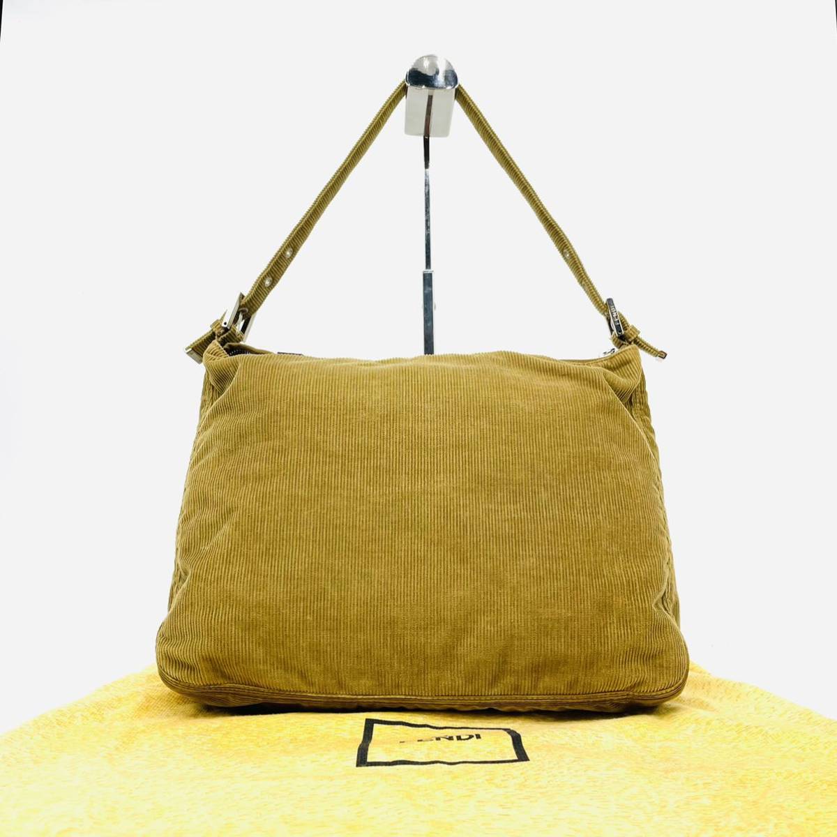A4収納可 極 FENDI フェンディ マンマバケット コーデュロイ 