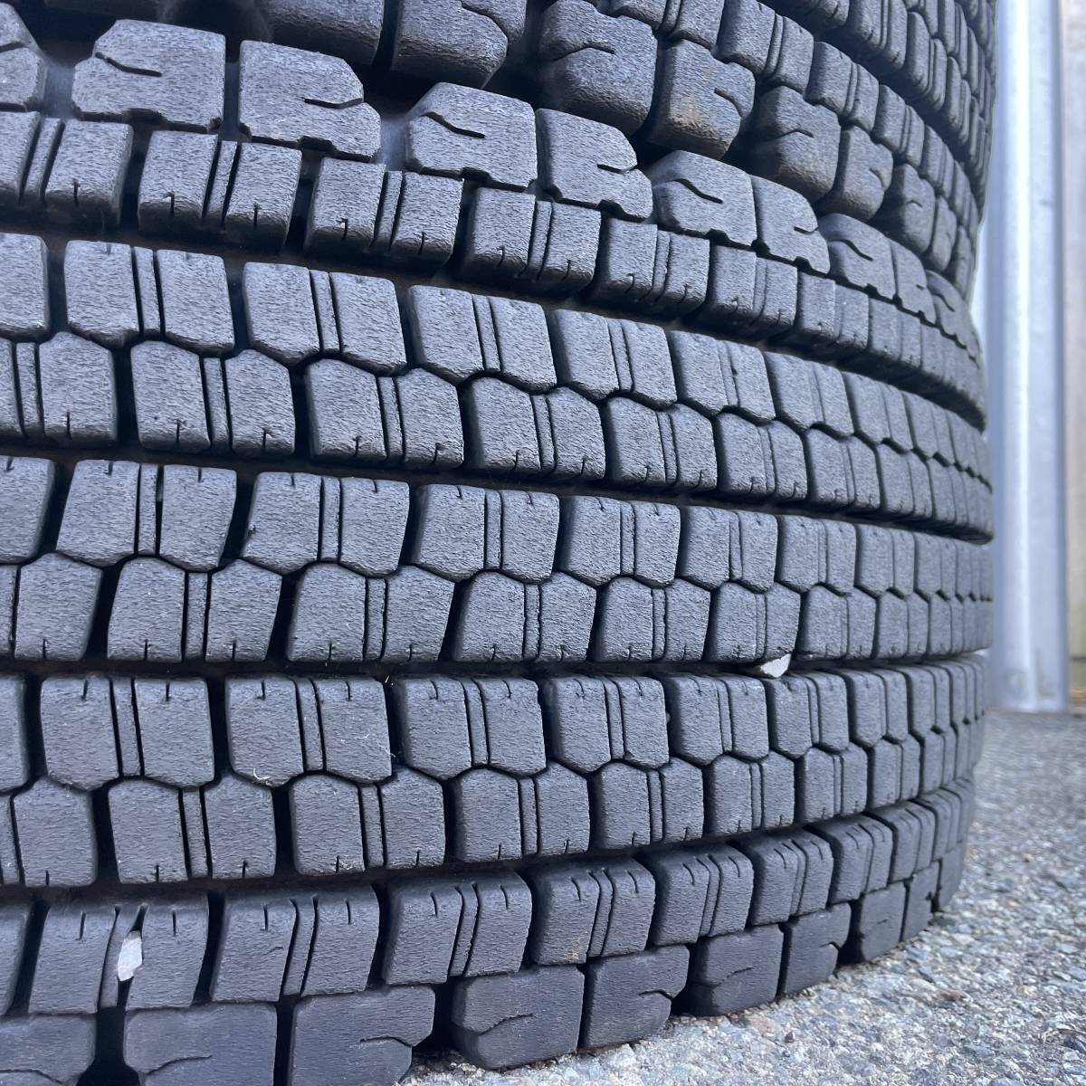 スーパーバリ山☆2021年製 245/70R19.5 136/134J ブリヂストン W900