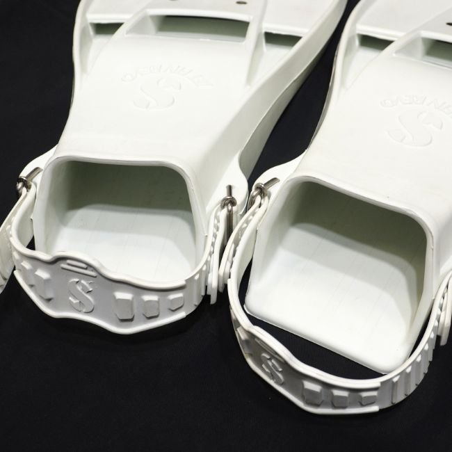 ジェットフィン レボ スキューバプロ レギュラーサイズ(25-27cm SCUBAPRO レギュラー REVO FIN JET 販売終了 レボ） Revo（ジェットフィン JETFIN Scubapro ジェット スキューバプロ（Ｓプロ）