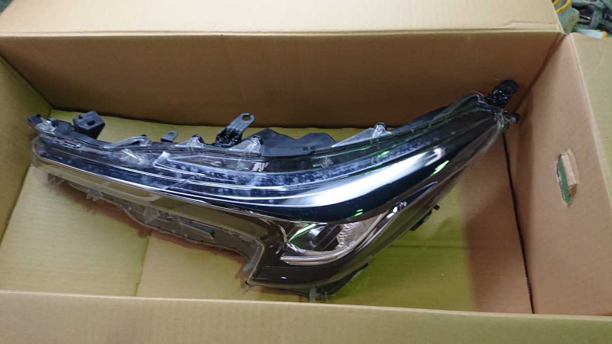 カローラ ツーリング カローラツーリング トヨタ ZRE212 LED | LED点灯OK!! TOYOTA 純正 NRE210 3BA-ZRE212W W×B トヨタ自動車WEBサイト デザイン 左ヘッドライト