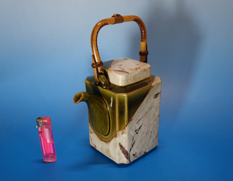 美濃焼　赤津焼　夢楽窯　大型　土瓶　織部釉　手わざ　手書 同梱d可　角型土瓶　希少　ろくろ　味わいのある作品　950ml