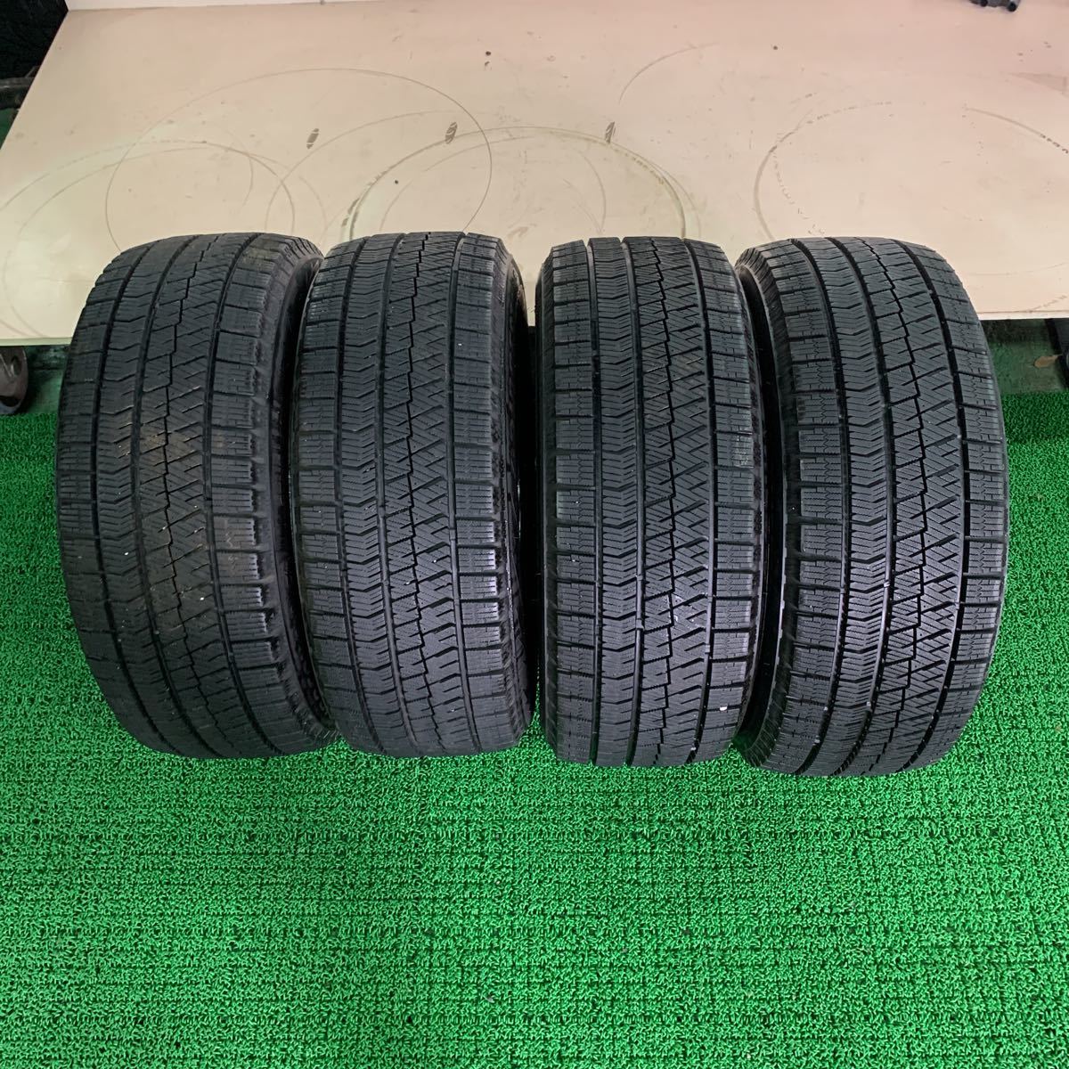 溝ありスタッドレス 195/55R15 ブリジストンVRX2 倉庫保管品 4本