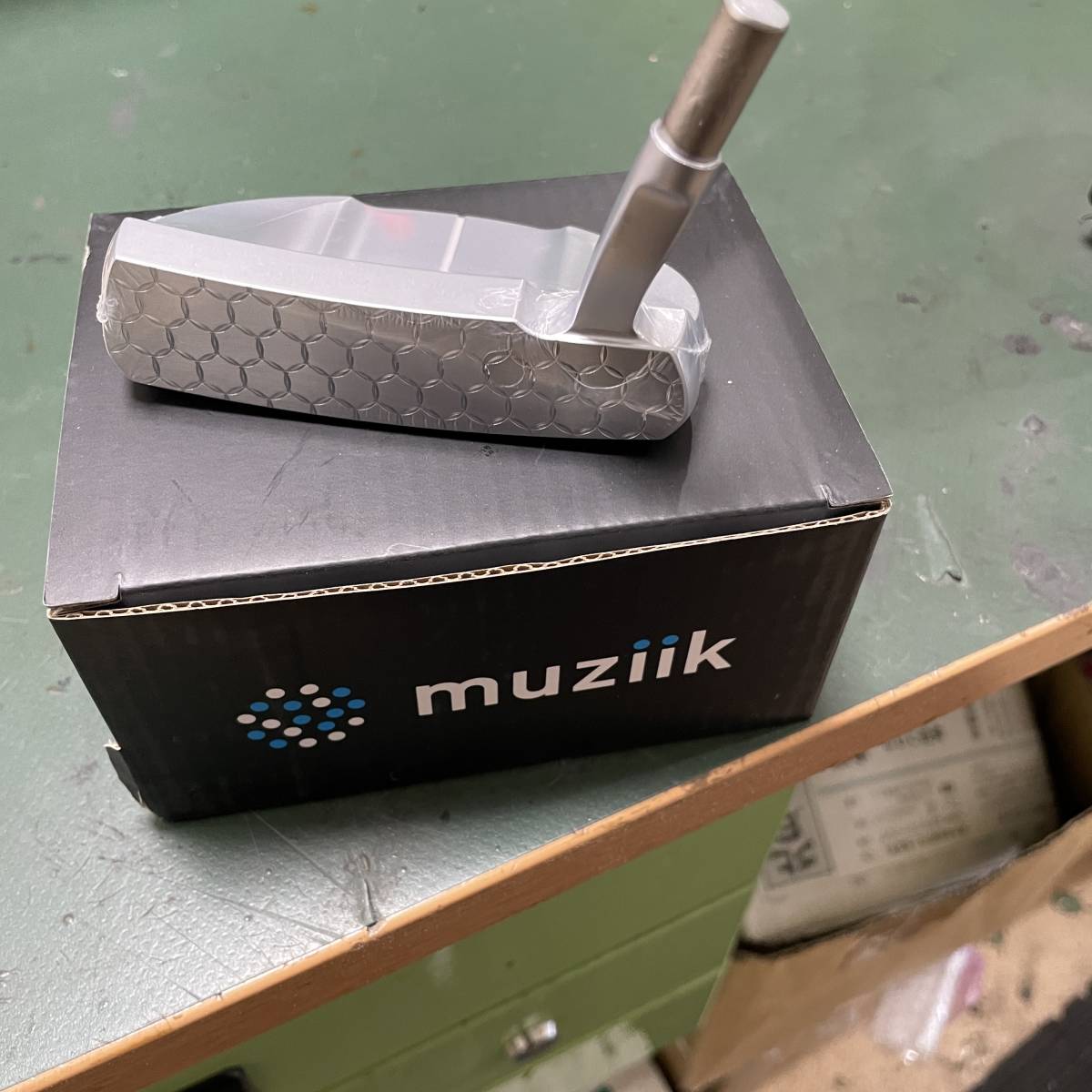  最新/Muziik ムジークオンザスクリュー/ 7122MILLED パター /ショートスラント/センター 選択可能/ムジーク製ガラスコーテイング施工済み(パター)｜売買されたオークション情報、yahooの商品情報 男性右きき用