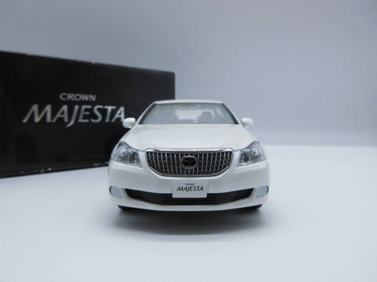 クラウンマジェスタ トヨタ カラーサンプル 1⁄30 200系 CROWN MAJESTA 