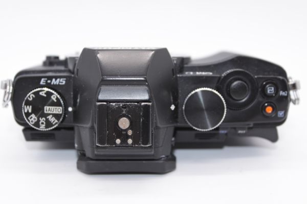 OLYMPUS OM-D E-M5 ボディ ジャンク 不動 通電しない オリンパス