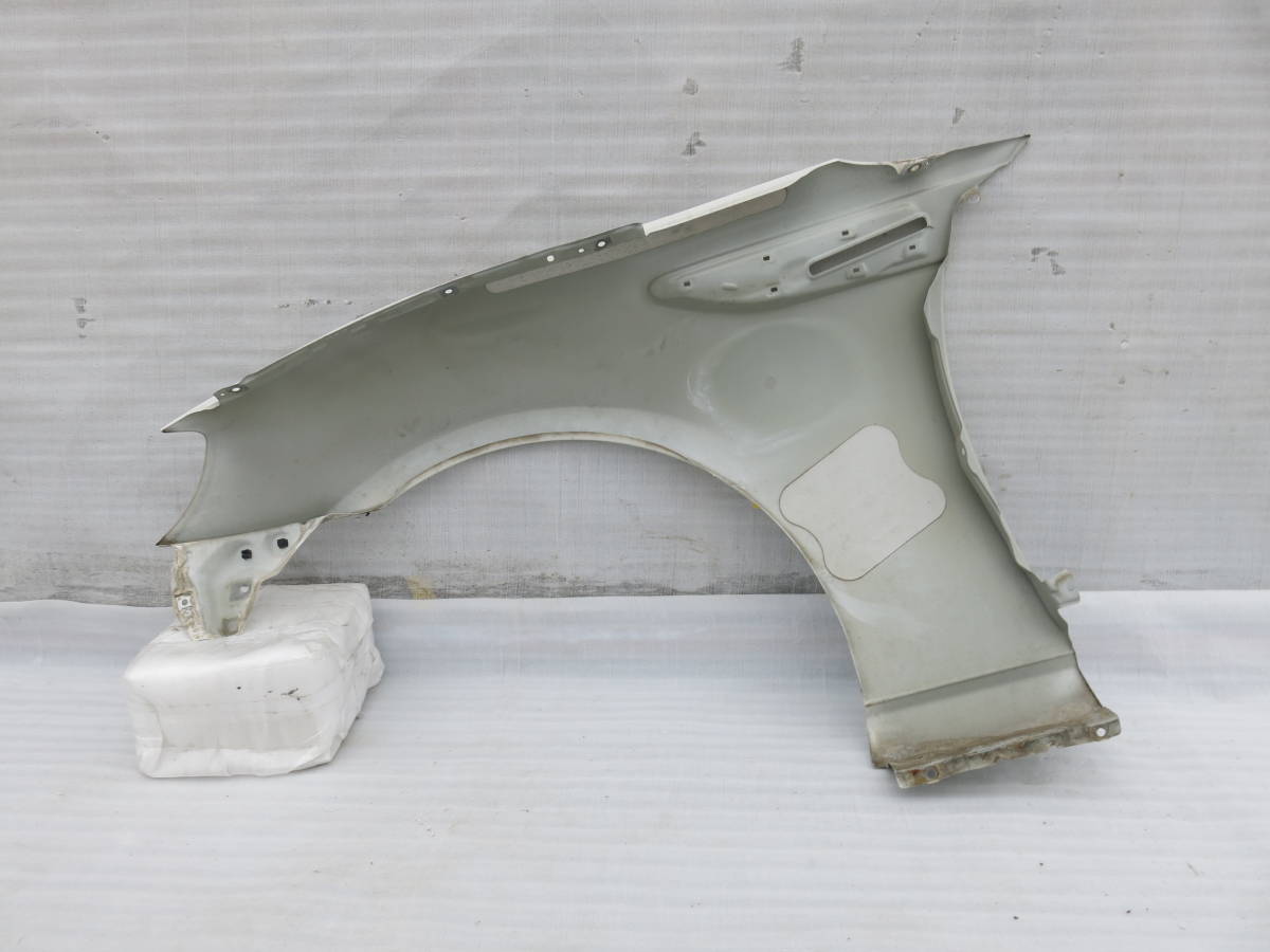 正規品，低価 トヨタ/86/ZN6/BRZ/ZC6/純正品/右フロントフェンダー /