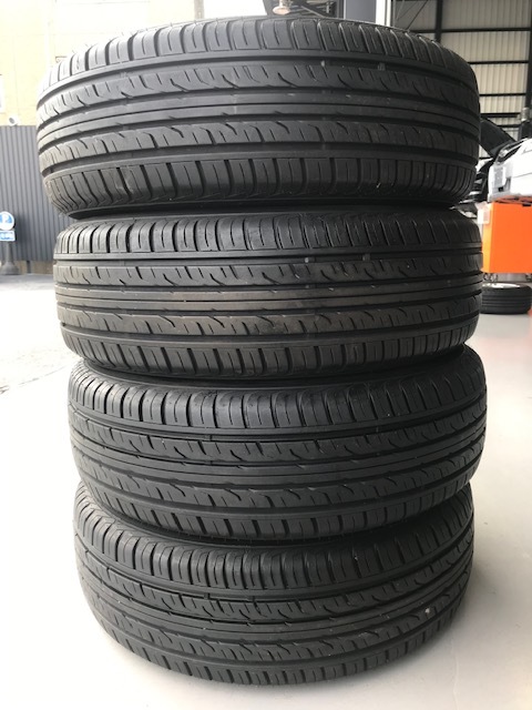 ダンロップ　GRANDTREK 　PT3　235/65R18　４本　中古良品　 235&frasl;65R18 GRANDTREK PT3 58，000円 代引可◇◆ 住友ゴム工業