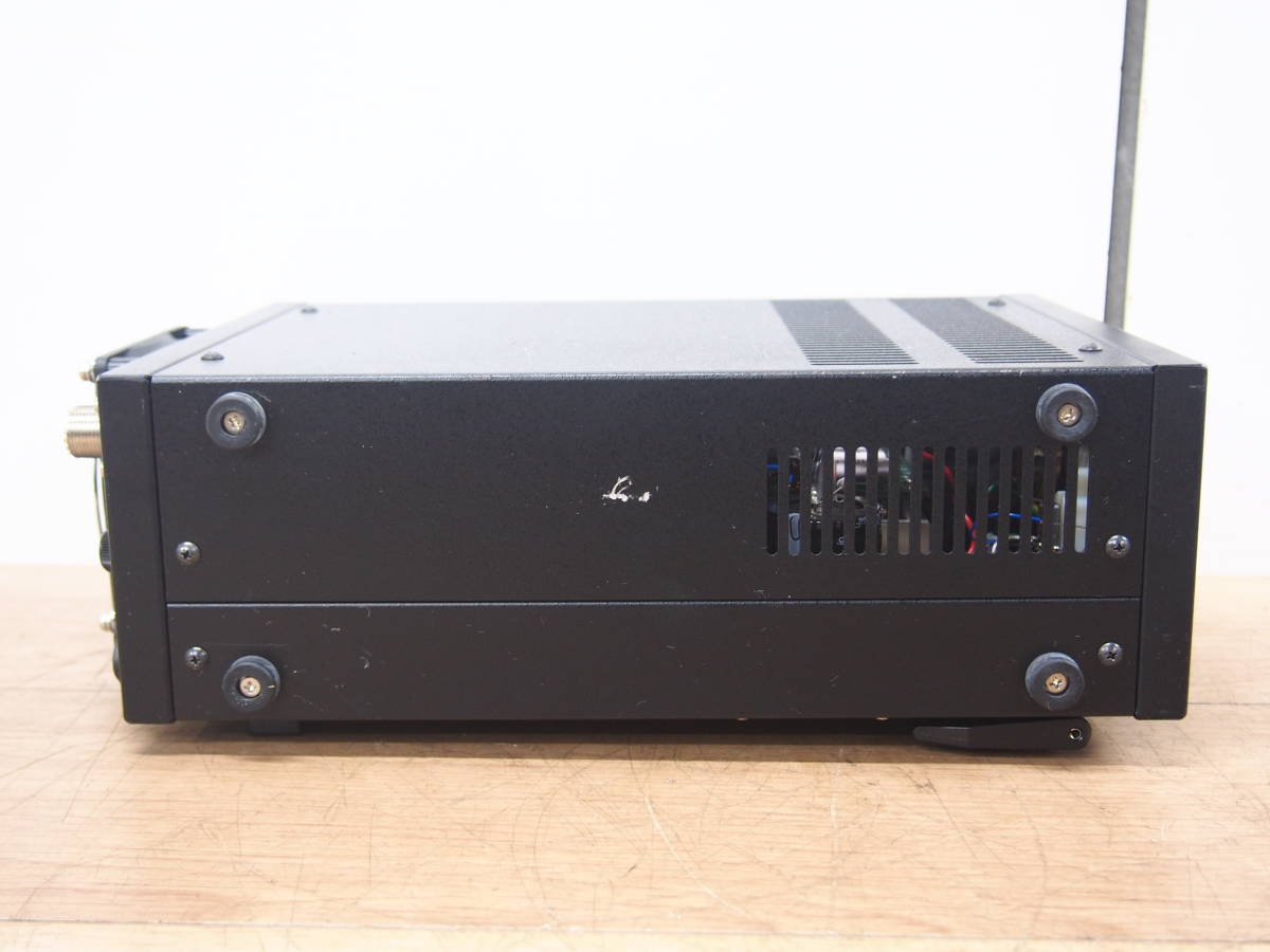 アマチュア無線 DXV600L、サムウエイのHFリニアアンプです。