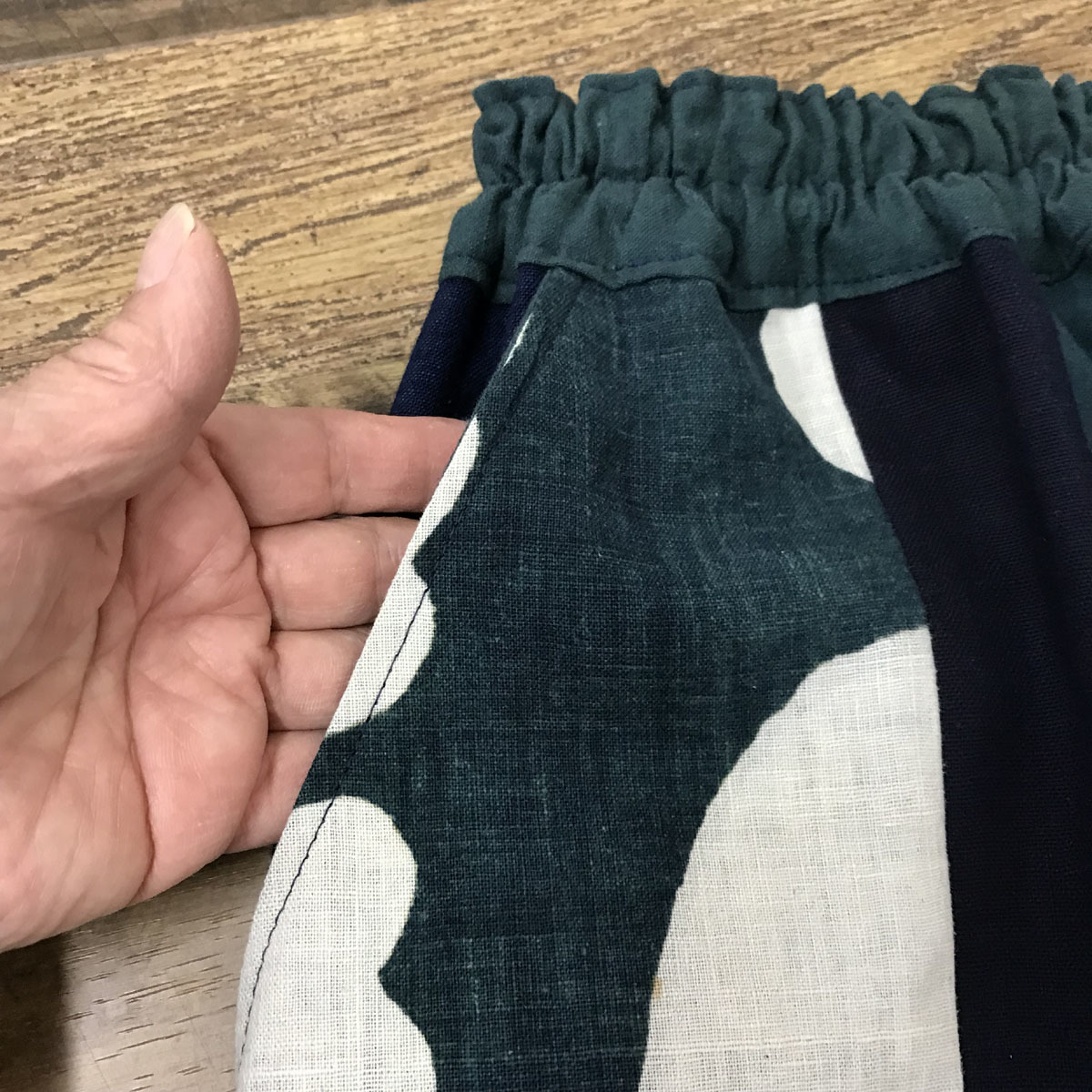 古布 藍染 古布リメイク 藍染木綿 藍染のワイド リバーシブルキャミベスト＋藍染のワイドパンツの うさぎ倶楽部 古布 藍染 木綿 ゆったりパンツ/着物リメイク/ハンドメイド/襤褸/ 古布リメイク/