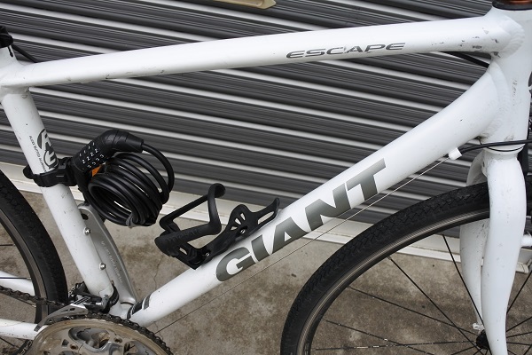 2015-16年】GIANT ESCAPE R3(ジャイアント エスケープR3)ホワイト 安心 