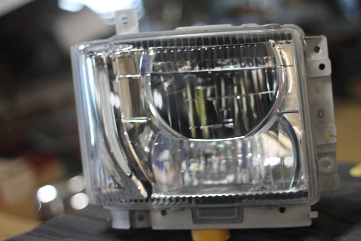 891 ISUZUいすゞ 純正品 LEDヘッドライト 右 ギガ／フォワード／エルフ 