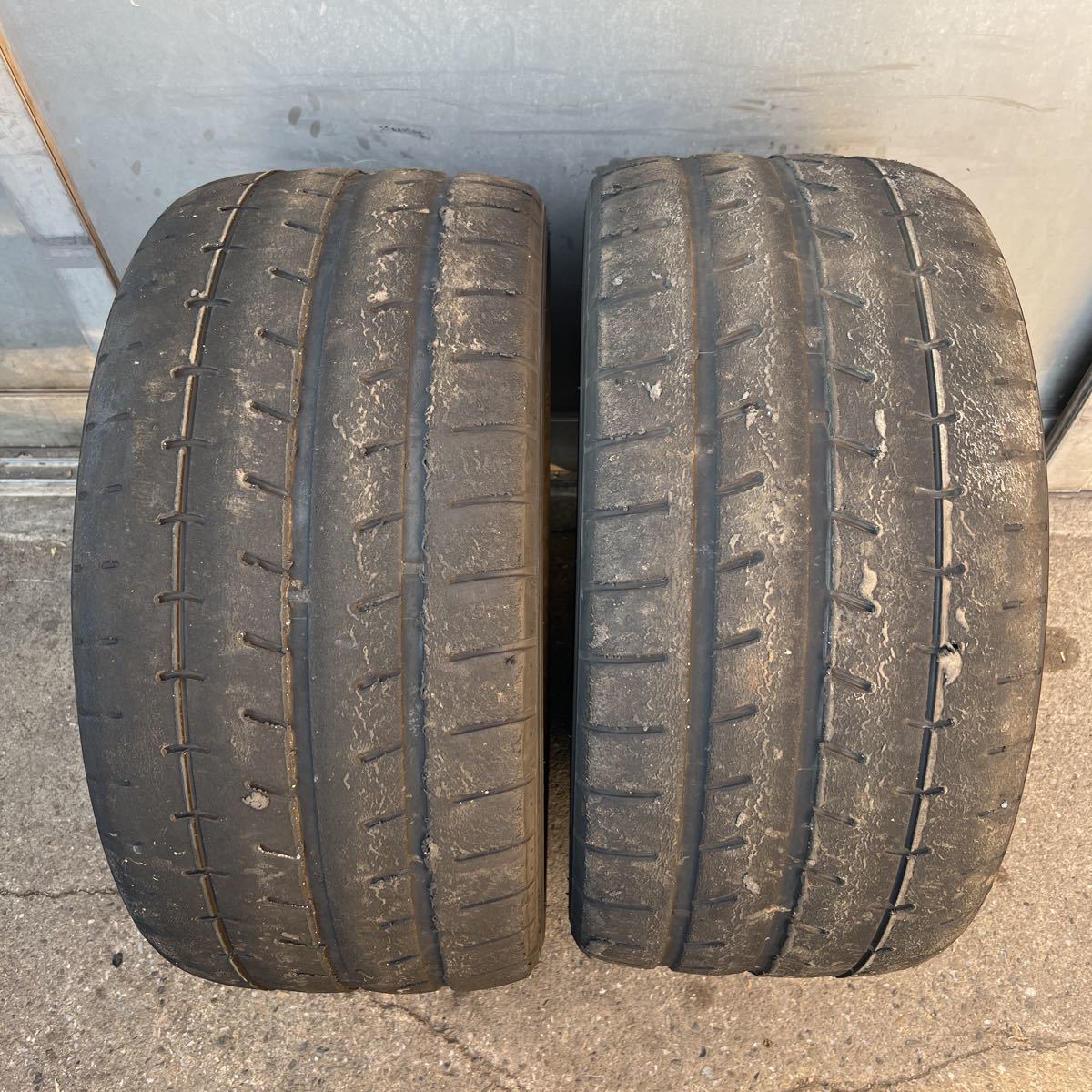 安い，100%新品 ヨコハマ アドバン A052 275/40R18 ２本 052B(中古品)｜売買されたオークション情報、yahooの商品情報をアーカイブ公開 - オークファン 18インチ