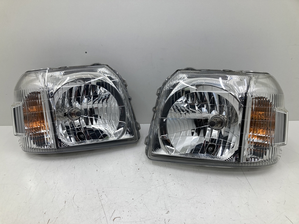 ジャンク品 ヴィッツ KSP130 NHP130 後期 ヘッドライト 右 右側 52-301