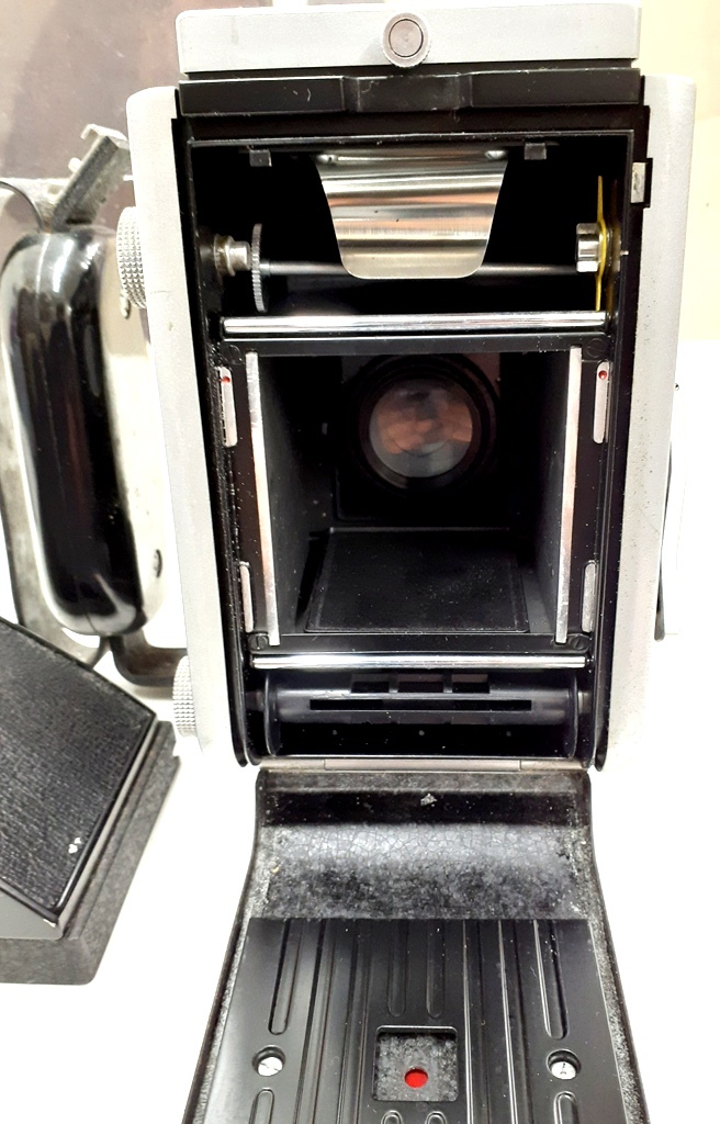 ☆MAMIYA/マミヤ C3 PROFESSIONAL グリップ付 二眼レフ＋MAMIYA-SEKOR