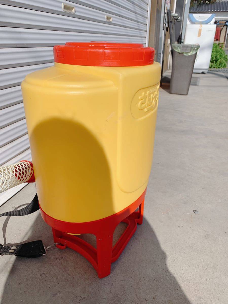 中古 向井工業 肥料撒布機 肥料散布機 さんすけ 背負式 手動 肥料 農薬 