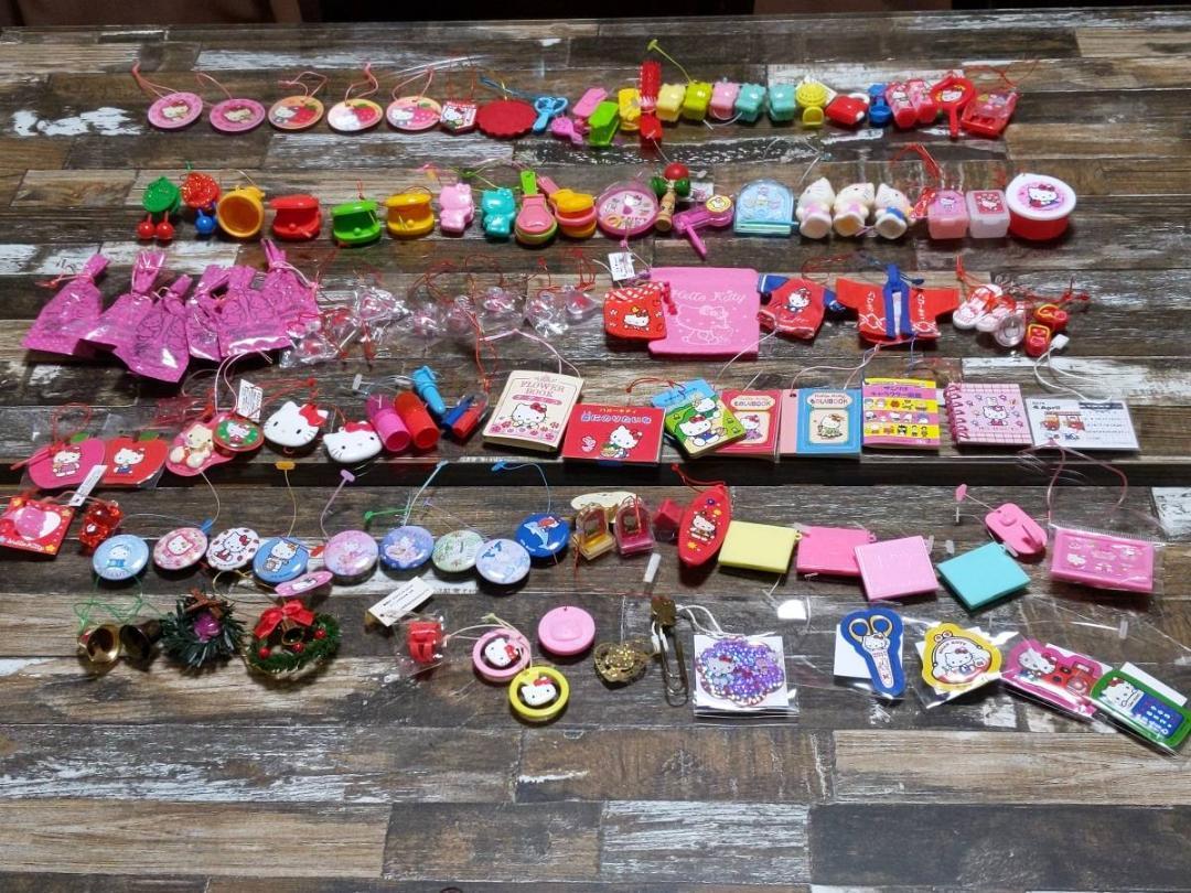 サンリオ ショップ　プレミアムマスコット　ハローキティ　HELLO KITTY　ノベルティ　キーホルダー・・・