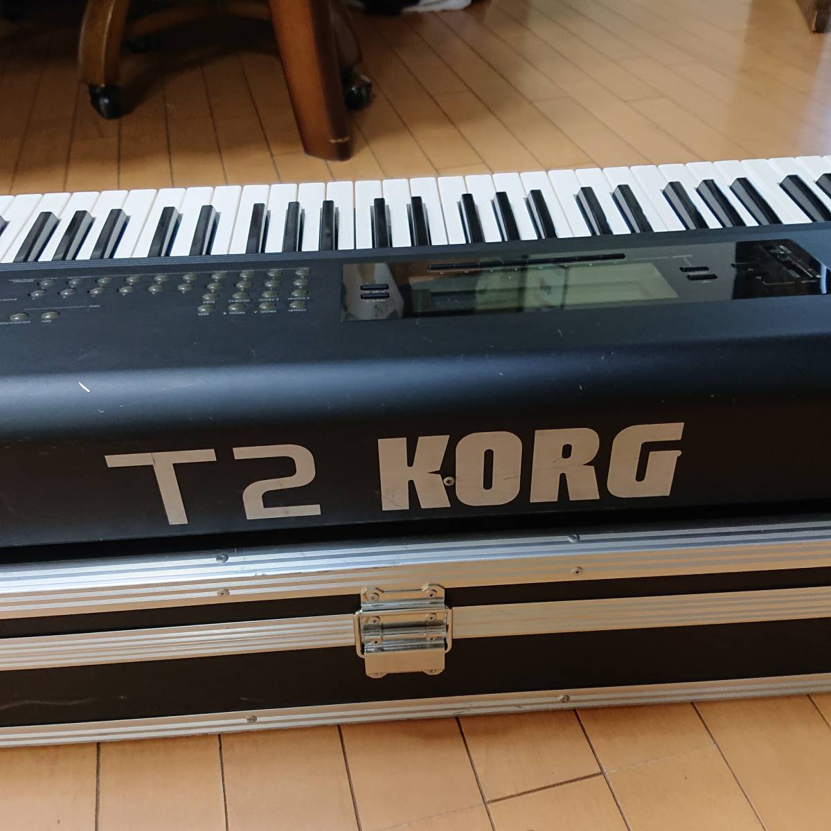 KORG T2 ミュージックワークステーション シンセサイザー コルグ KORG