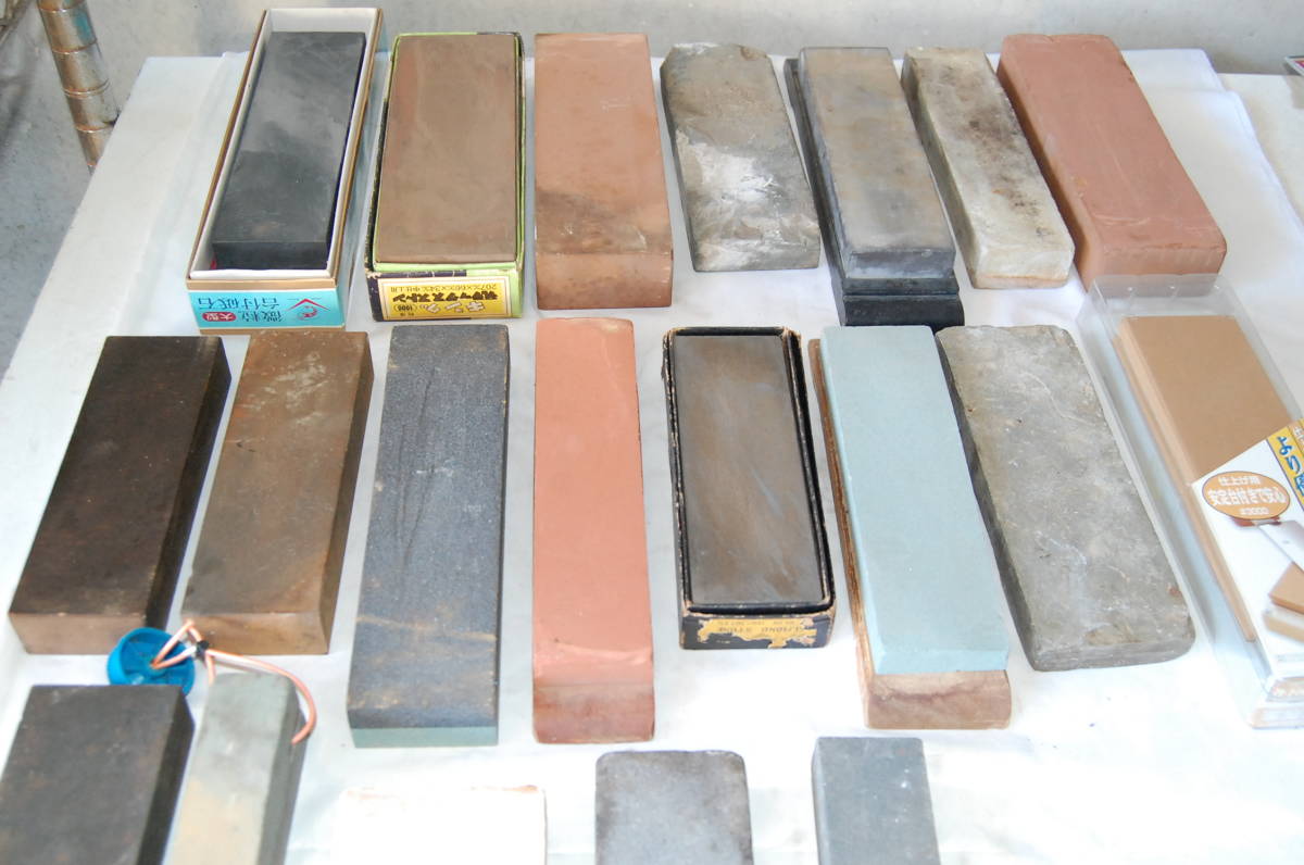 大工道具 砥石 大小各種19個 まとめて 現状品 天然砥石 大工道具 中古