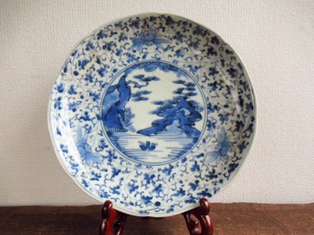 古伊万里 染付 | 膾皿 成化年製文 なます皿 輪花型 総微塵唐草模様 iichi 微塵唐草図 中皿 染付四方花唐草文様輪花形膾皿 11客 ５客セット 太明成化年製 皿の中古品・新品・未使用