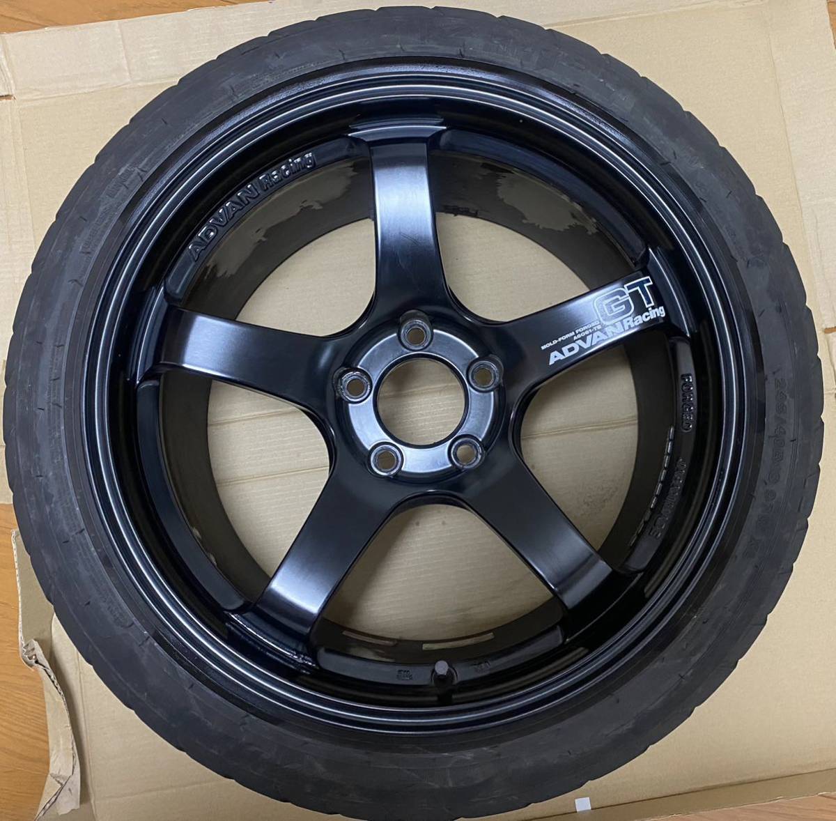 ヨコハマ アドバンGT 18×9.5j +45 4本通し パイロットスポーツ4