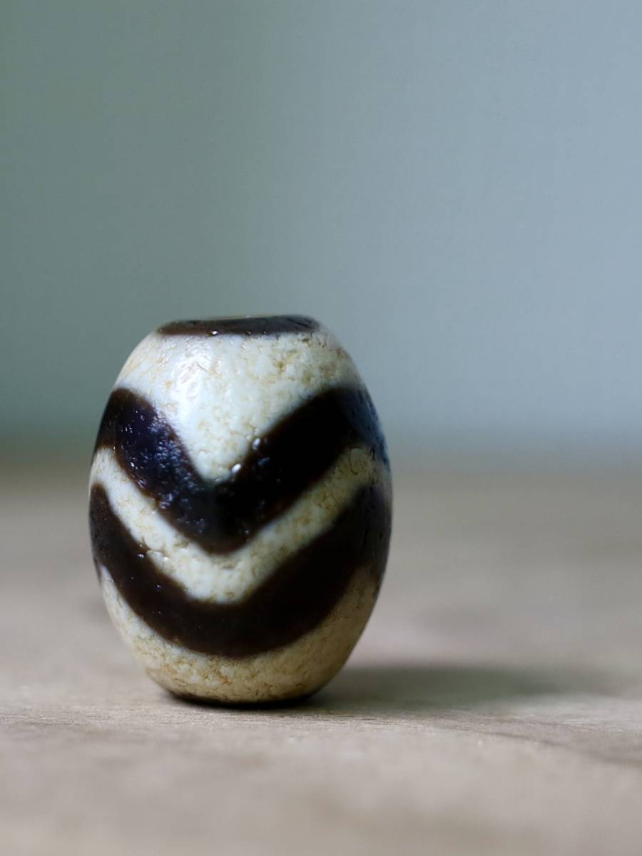 オールドチベット メノウ瑪瑙58眼天珠 大玉根付 アゲート提げ物 Dzi お守り オールドチベット メノウ瑪瑙58眼天珠 大玉根付 アゲート提げ物 Dzi