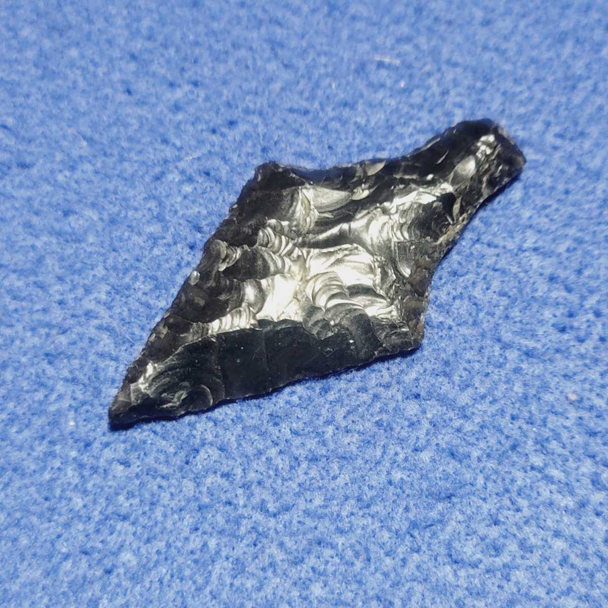 □石器□石器時代□伝・北海道□7.0cm□黒曜石□矢じり、矢尻、土器