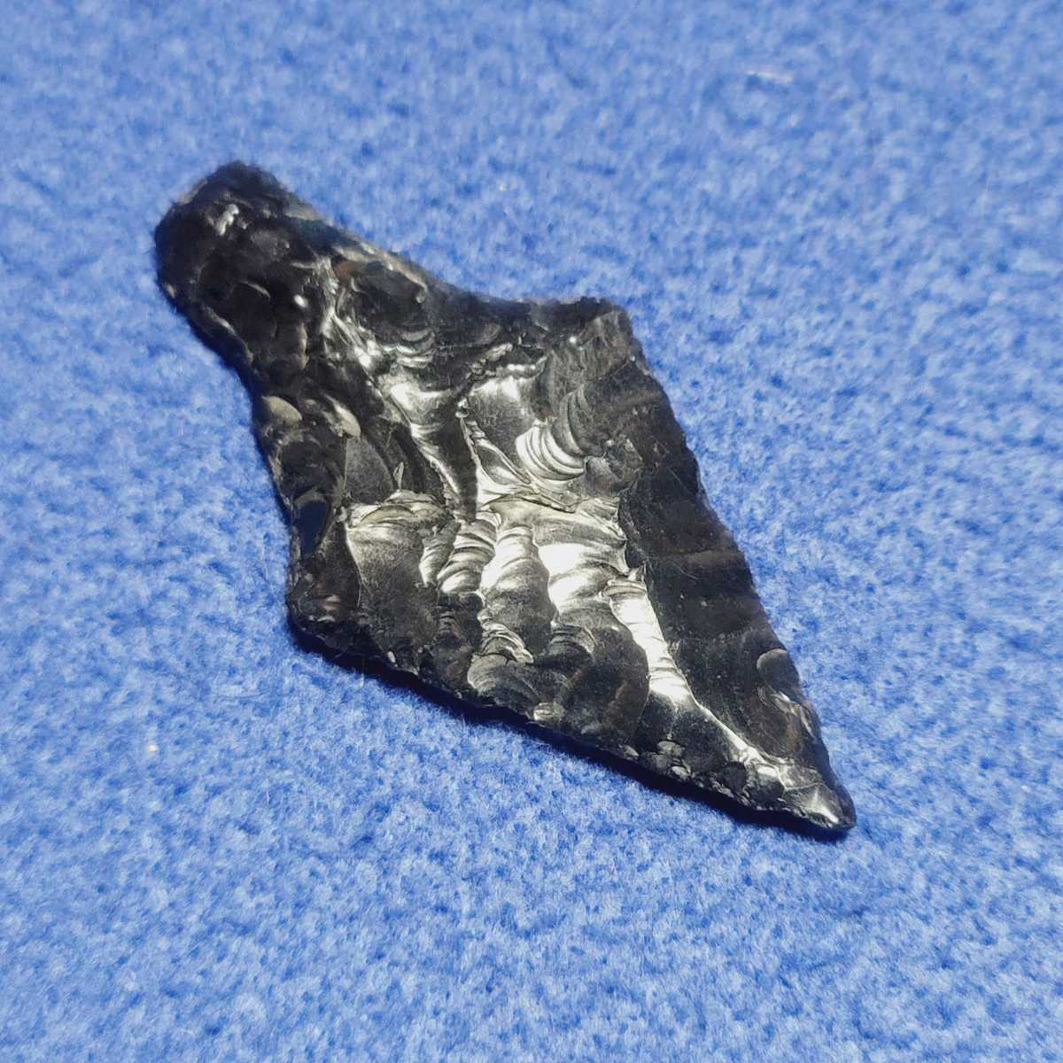 □石器□石器時代□伝・北海道□7.0cm□黒曜石□矢じり、矢尻、土器