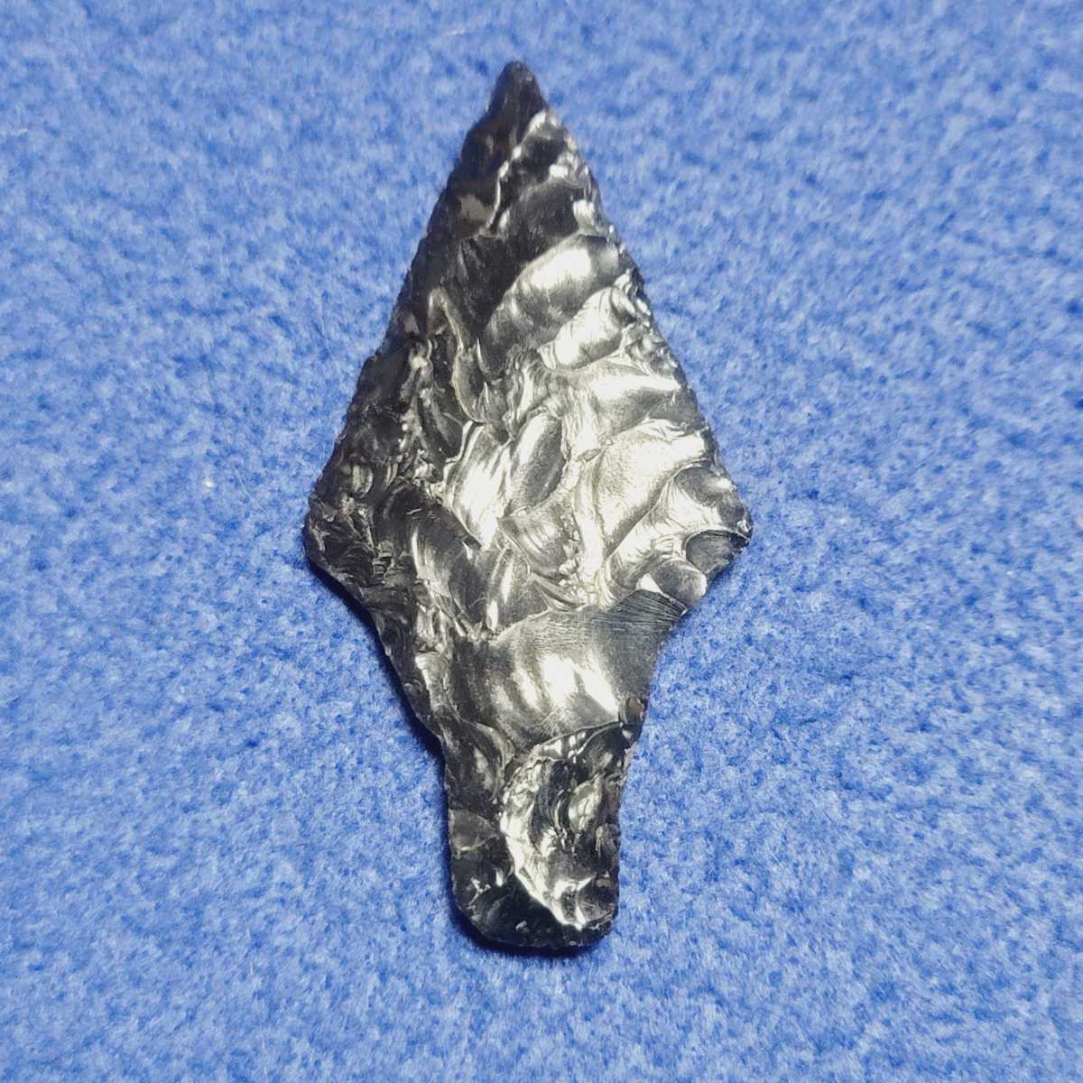 □石器□石器時代□伝・北海道□7.0cm□黒曜石□矢じり、矢尻、土器