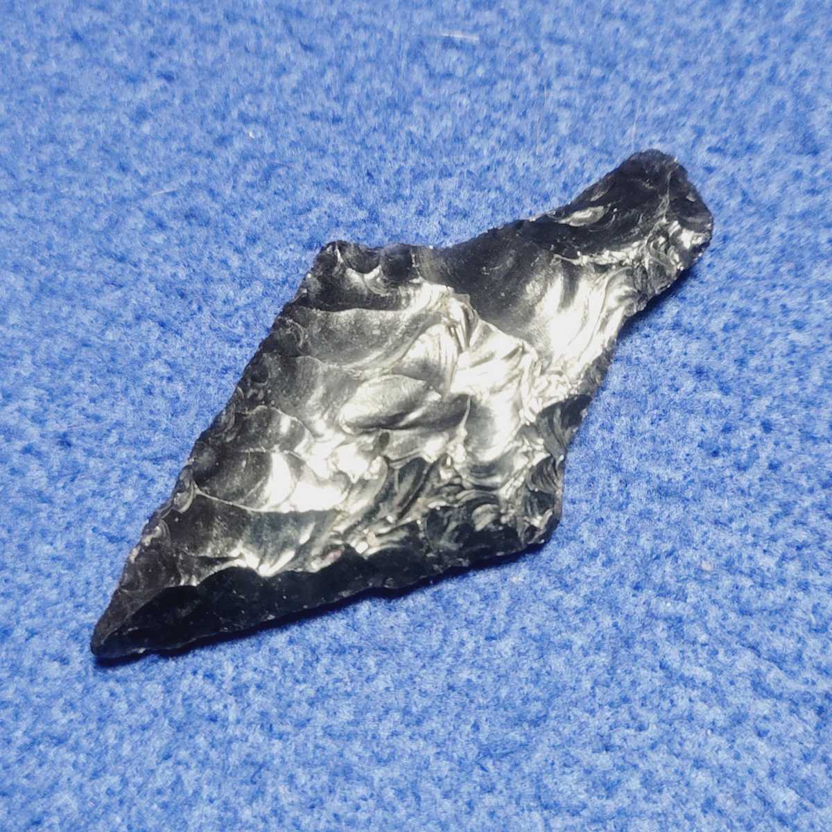 □石器□石器時代□伝・北海道□7.0cm□黒曜石□矢じり、矢尻、土器