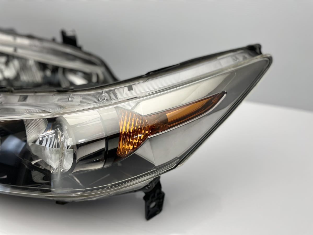 ホンダストリーム RN6 RN7 RN8 RN9 純正 HID ヘッドライト 左右セット