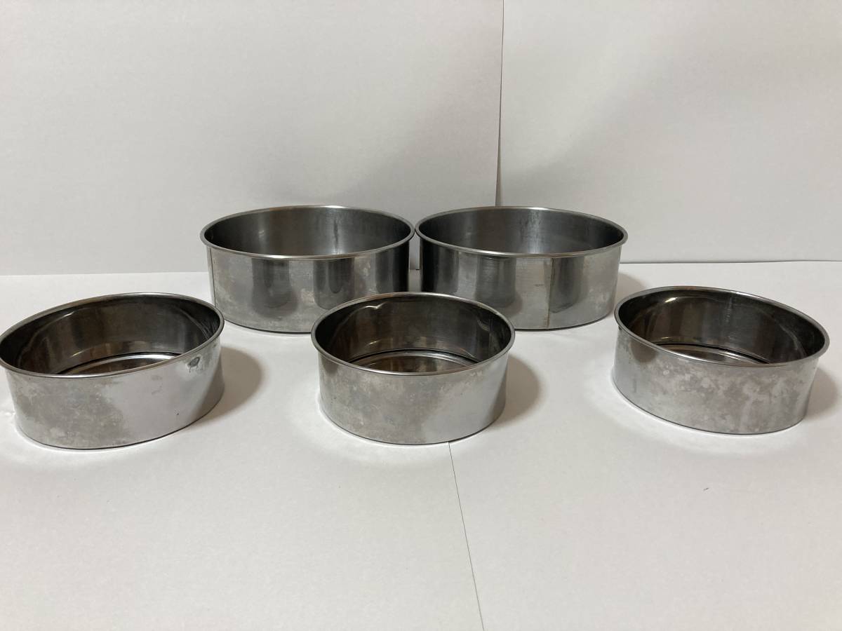 業務用　ケーキ型　厨房機器　12点セット　シフォンケーキ型　スポンジケーキ型　6個　ふるい　3個　セパトデコ型　2個　製菓型 キズ 汚れ