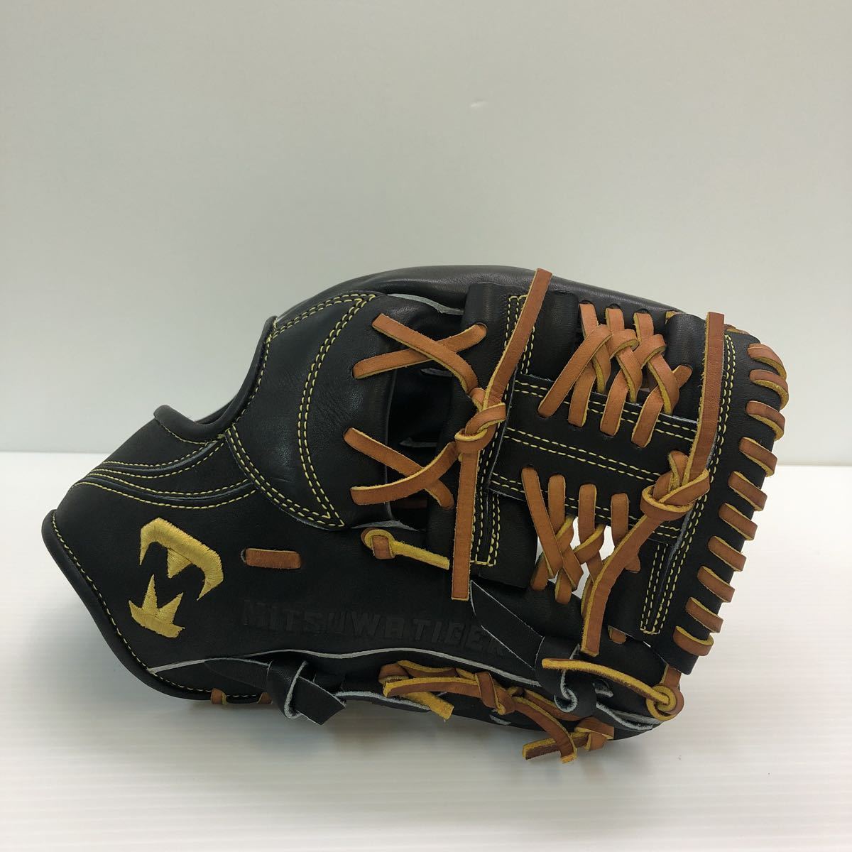 G-3446 ミツワタイガー MITSUWA TIGER レボルタイガー 軟式 内野手用 RGT212B グラブ グローブ 野球 中古品