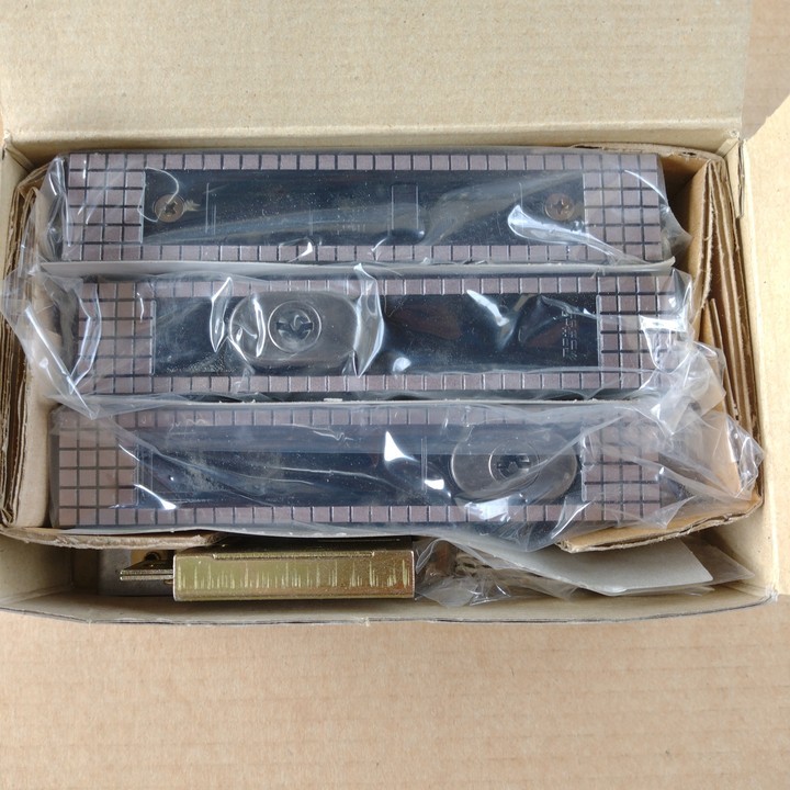 お得，HOT 不二サッシ 内外錠セット 1FGHB CB5520BN 玄関引戸用錠前 MIWA 新唐草(鍵)｜売買されたオークション情報、yahooの商品情報をアーカイブ公開 - オークファン 鍵