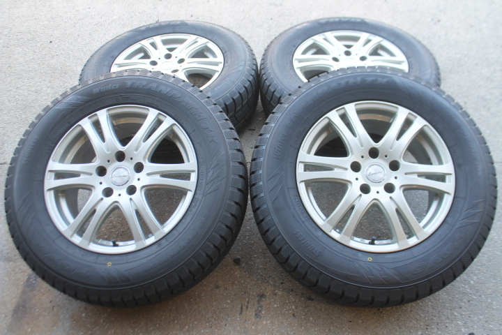 新品 トーヨータイヤ ウィンタートランパスTX 215/70R16 中古Exceeder