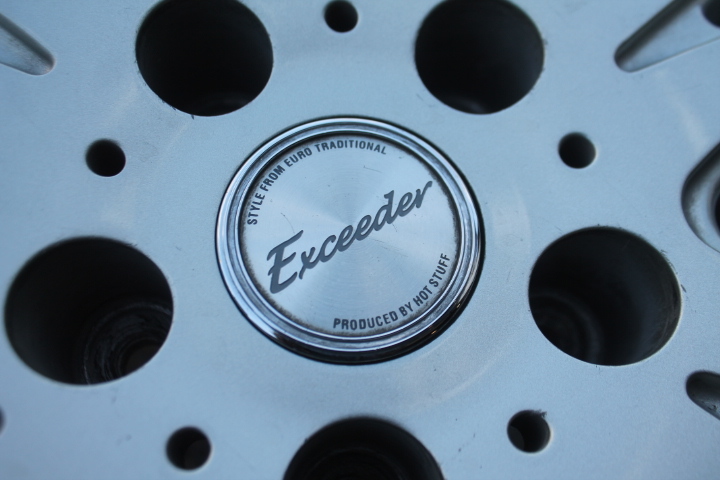 新品 トーヨータイヤ ウィンタートランパスTX 215/70R16 中古Exceeder