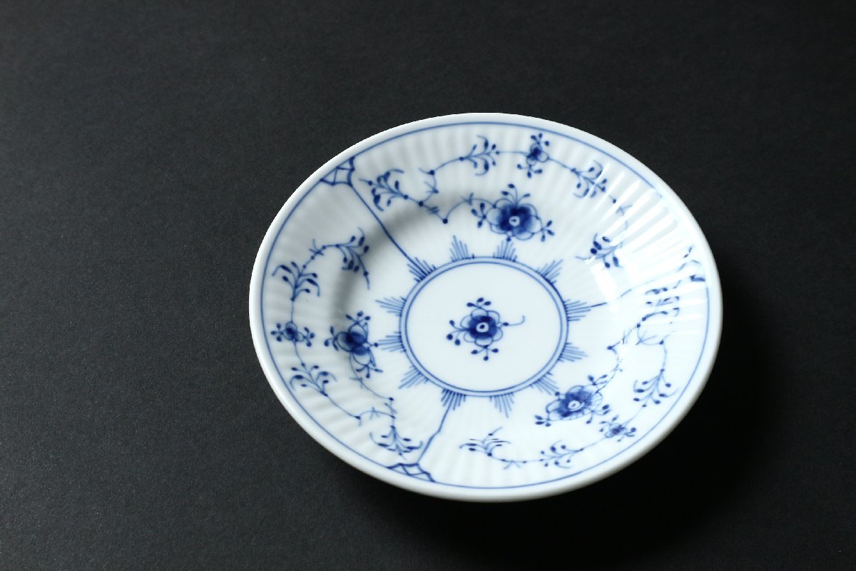 人気セール，豊富な ロイヤルコペンハーゲン ブルーフルーテッド ミニプレート 11cm 1 / Royal Copenhagen(ロイヤルコペンハーゲン)｜売買されたオークション情報、yahooの商品情報をアーカイブ公開 - オークファン ロイヤルコペンハーゲン